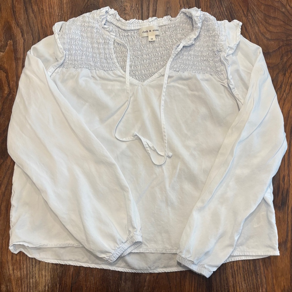 Cloth & Stone Women’s Light Blue Smocked Long Sleeve Blouse Medium